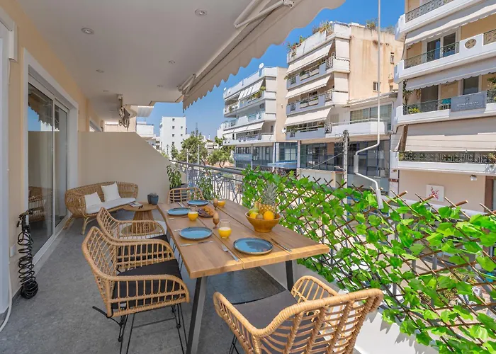 Luxurious Coastal Retreat In Central Glyfada